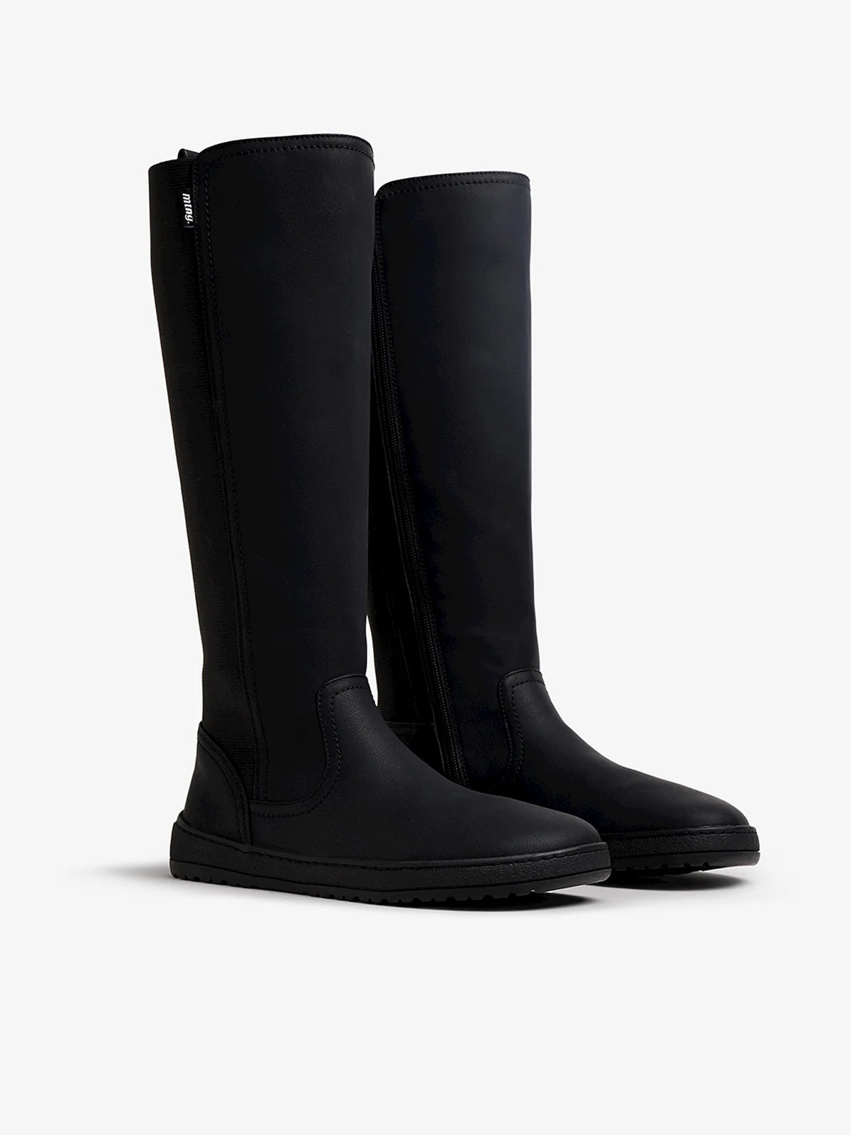Detalle de las botas altas barefoot negras Mustang Free Alask