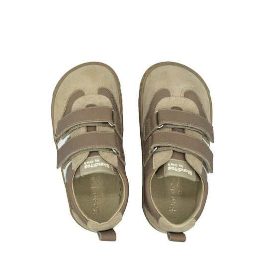 Deportivas Blanditos Delfín, otra vista