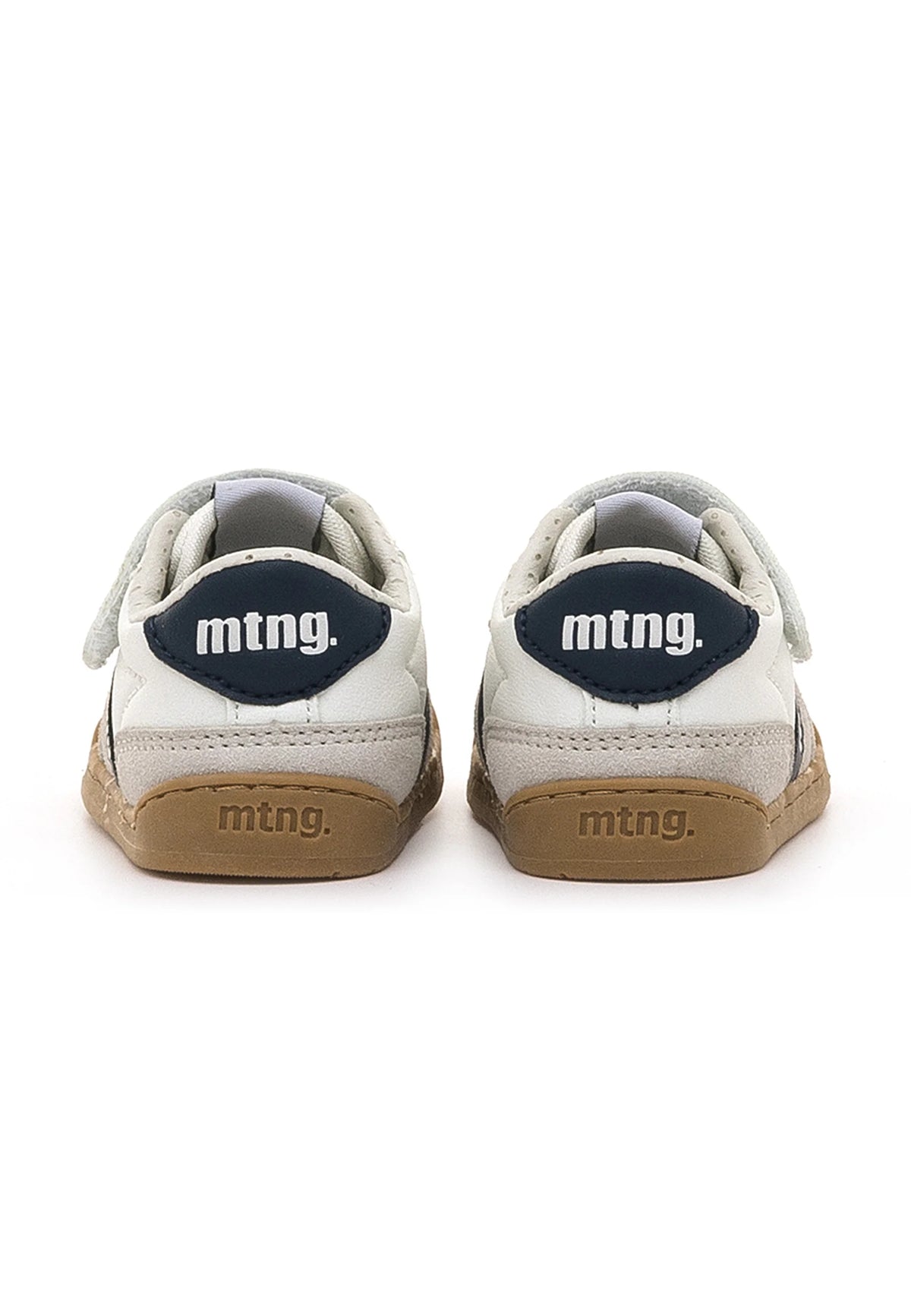 Detalle de las zapatillas Mustang Modern blancas
