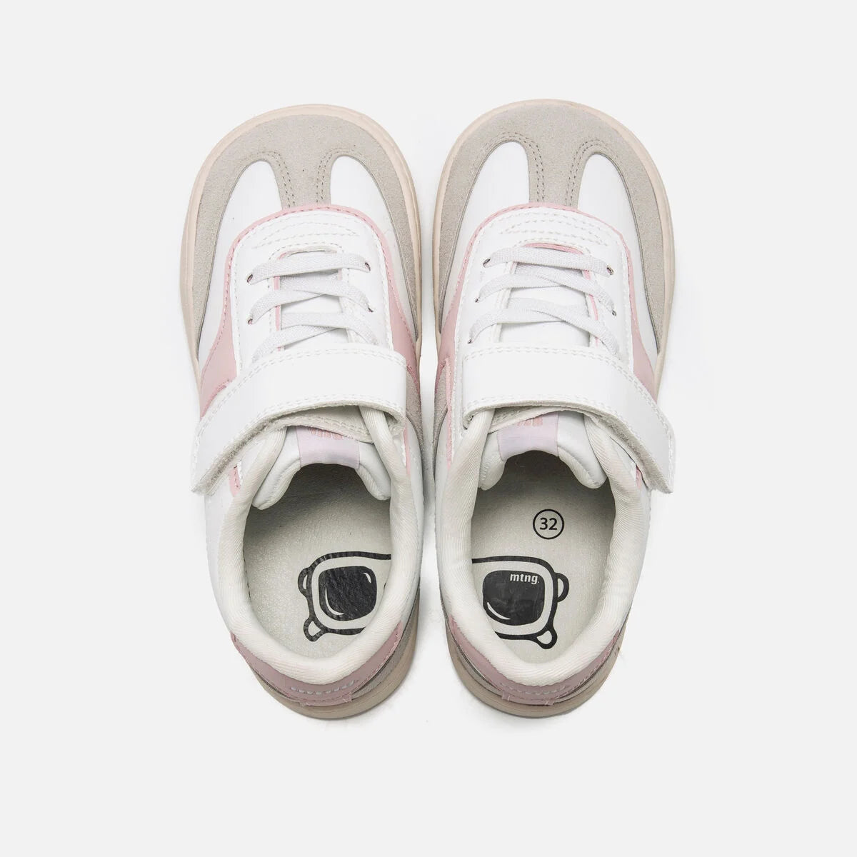 Detalle de las zapatillas Mustang Modern rosa
