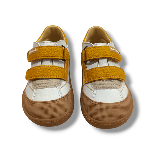 Zapatillas Titanitos Óscar blancas y mostaza