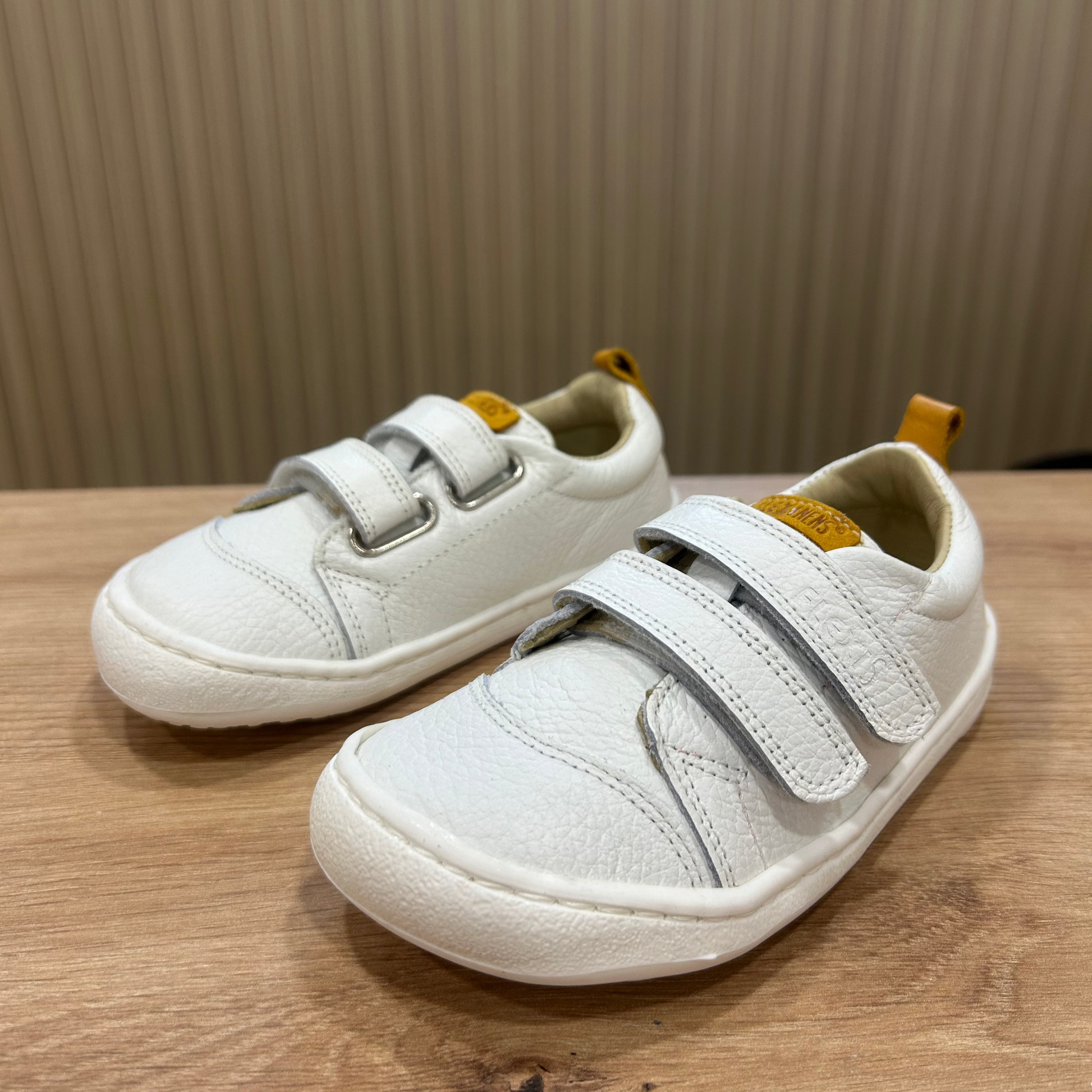 Zapatos colegiales FlexiNens, foto real